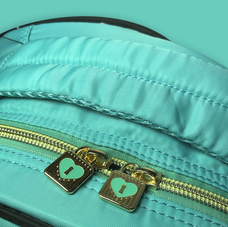 MOCHILA KIKA FEMININA - DETALHE CORRENTES