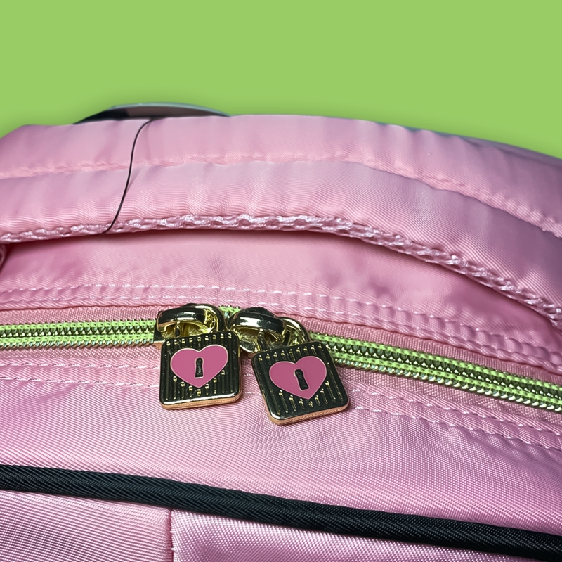 MOCHILA KIKA FEMININA - DETALHE CORRENTES