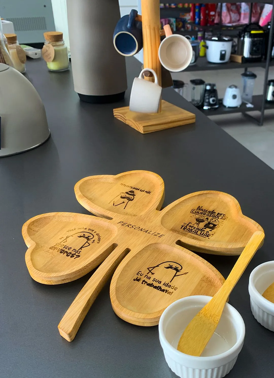 PETISQUEIRA TREVO + 2 BOWLS + ESPÁTULA