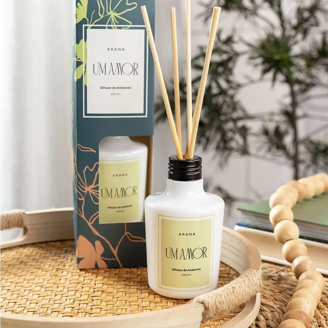 DIFUSOR DE AMBIENTE UM AMOR - 250ML 