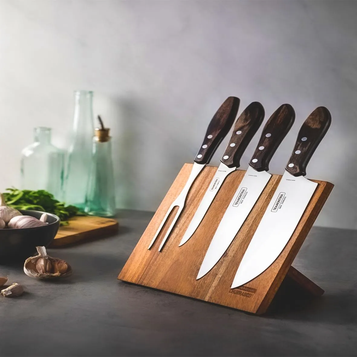 JOGO PARA CHURRASCO 5 PEÇAS POLYWOOD CASTANHO - SORTIDOS COM LÂMINAS AÇO